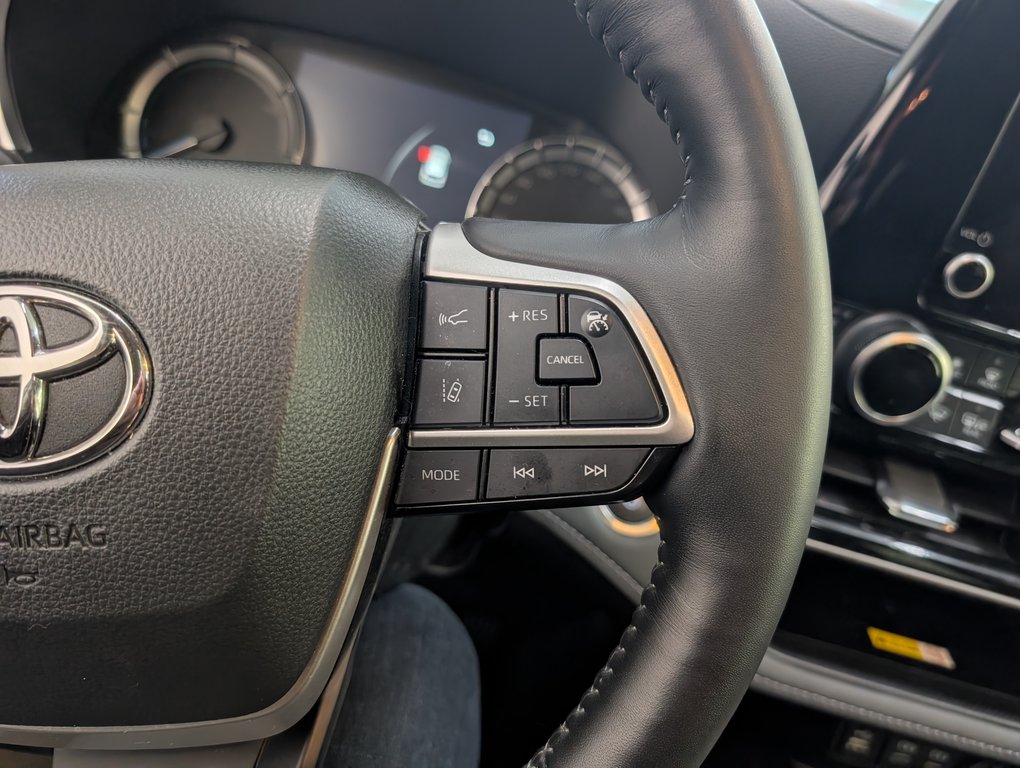 2025 Toyota Highlander hybrid XLE, AWD, in Magog, Quebec - 21 - w1024h768px