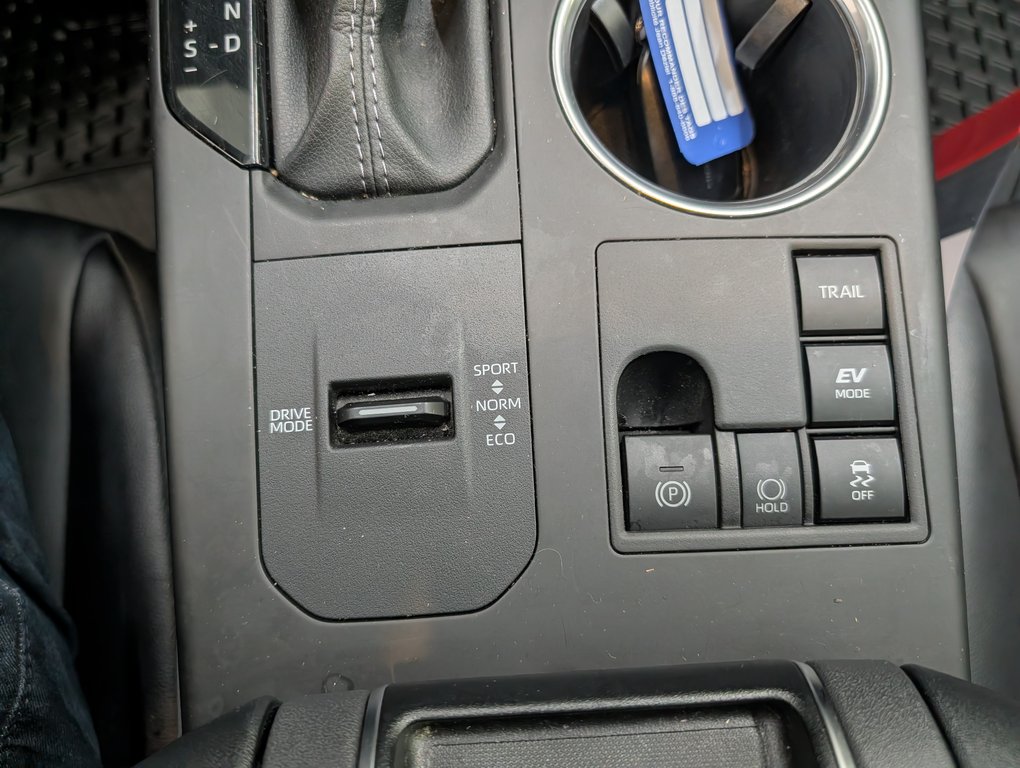 2025 Toyota Highlander hybrid XLE, AWD, in Magog, Quebec - 17 - w1024h768px