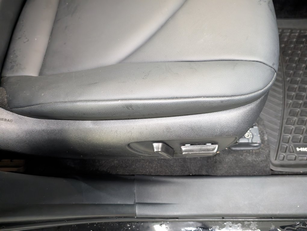 2025 Toyota Highlander hybrid XLE, AWD, in Magog, Quebec - 10 - w1024h768px