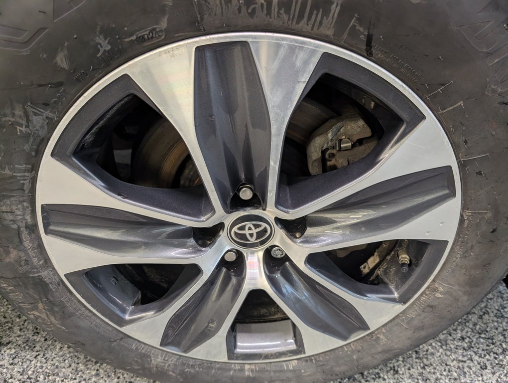 2025 Toyota Highlander hybrid XLE, AWD, in Magog, Quebec - 25 - w1024h768px