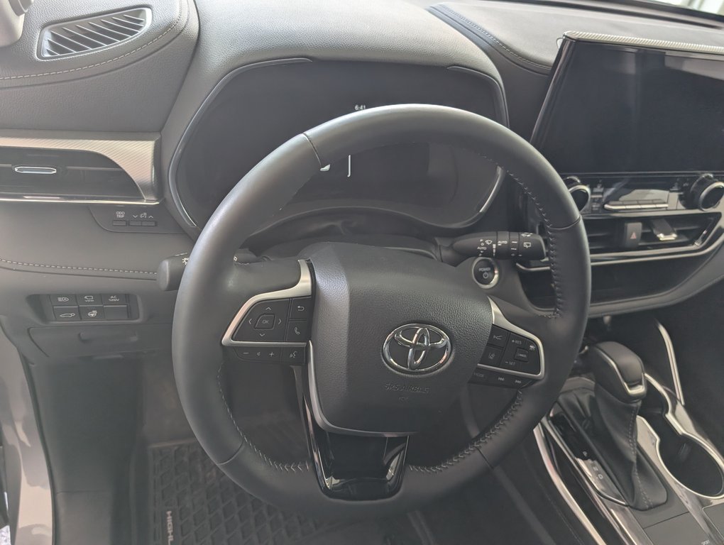 2026 Toyota Highlander Hybrid LIMITED AWD, in Magog, Quebec - 13 - w1024h768px