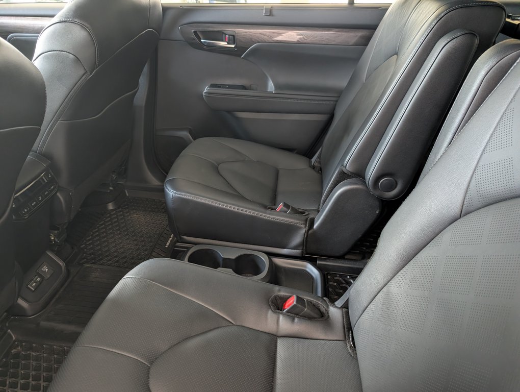2026 Toyota Highlander Hybrid LIMITED AWD, in Magog, Quebec - 11 - w1024h768px