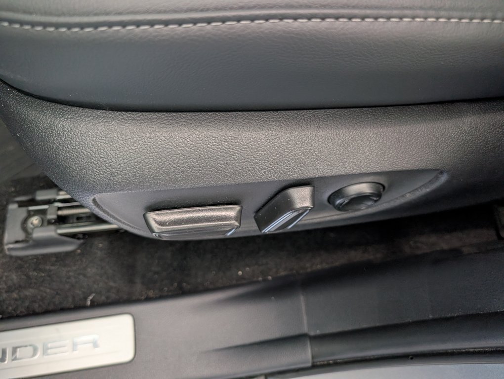 2026 Toyota Highlander Hybrid LIMITED AWD, in Magog, Quebec - 14 - w1024h768px