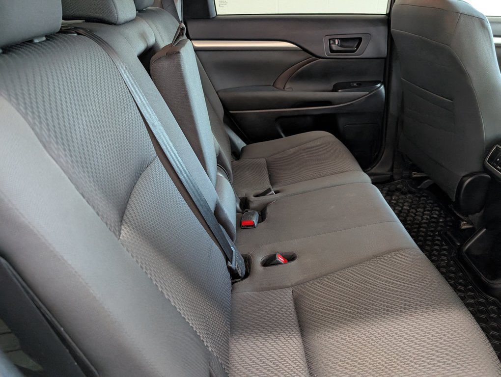 2017 Toyota Highlander LE AWD, in Magog, Quebec - 8 - w1024h768px