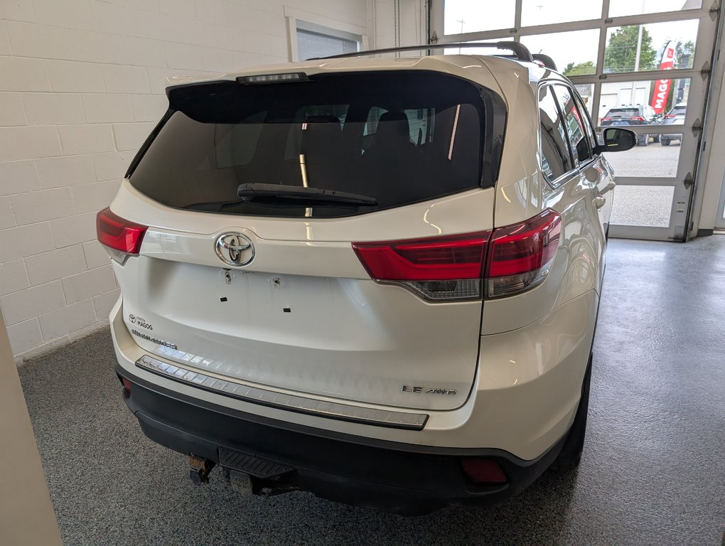 2017 Toyota Highlander LE AWD, in Magog, Quebec - 4 - w1024h768px