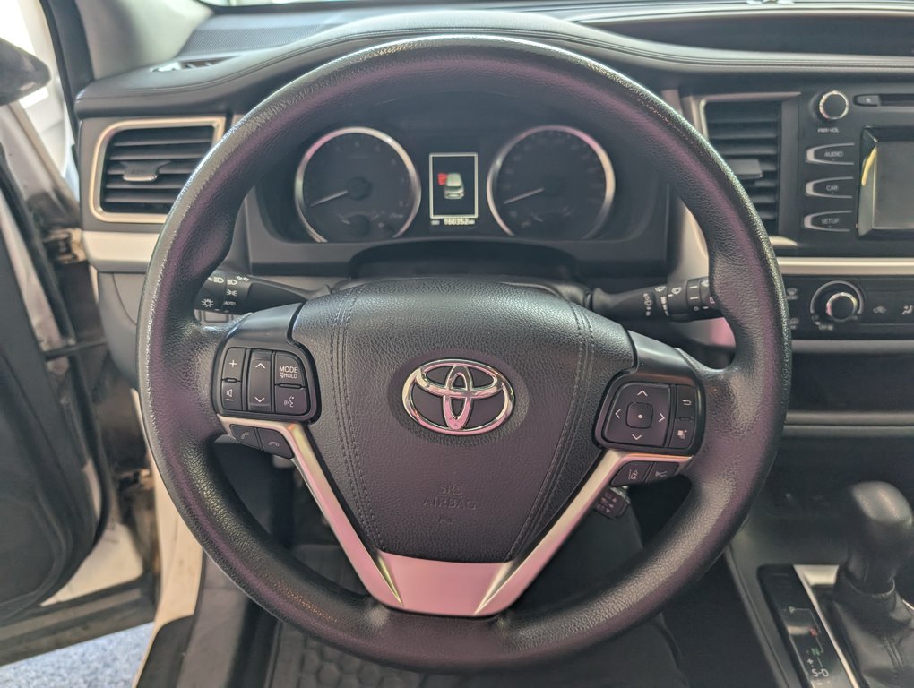 2017 Toyota Highlander LE AWD, in Magog, Quebec - 15 - w1024h768px