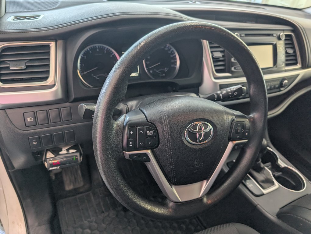 2017 Toyota Highlander LE AWD, in Magog, Quebec - 13 - w1024h768px