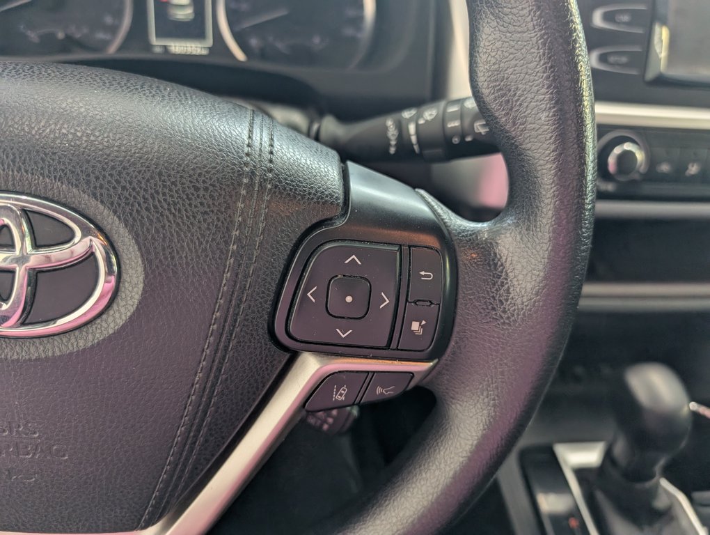 2017 Toyota Highlander LE AWD, in Magog, Quebec - 19 - w1024h768px