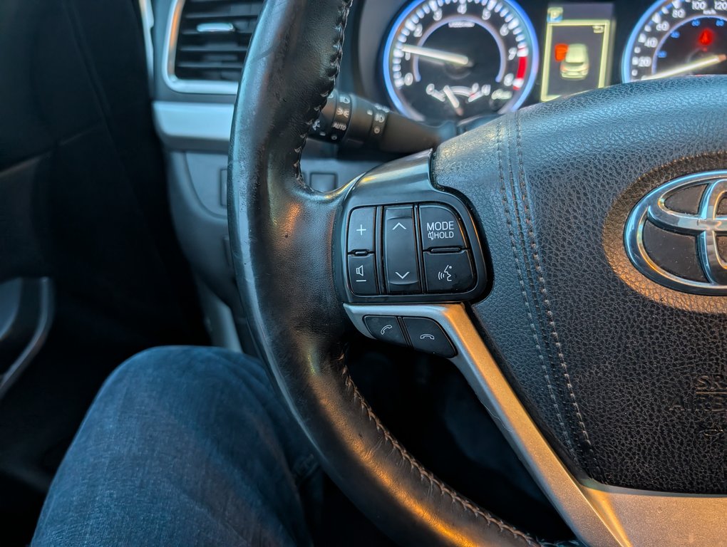 2017 Toyota Highlander Limited AWD, in Magog, Quebec - 21 - w1024h768px