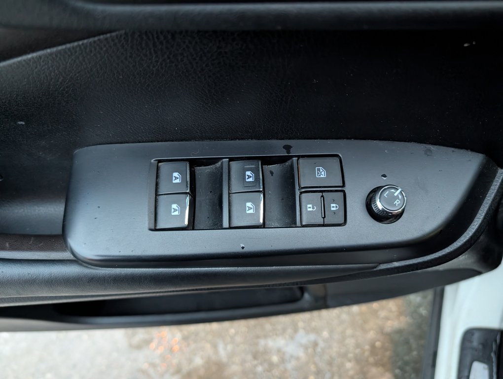 2017 Toyota Highlander Limited AWD, in Magog, Quebec - 15 - w1024h768px