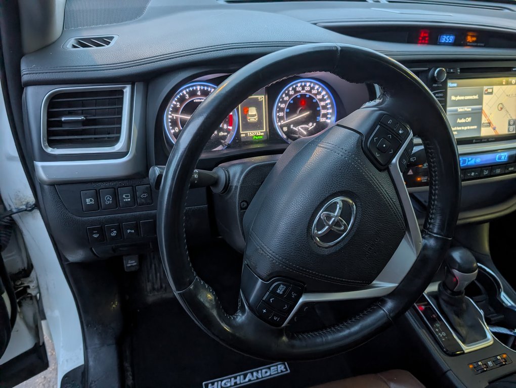 2017 Toyota Highlander Limited AWD, in Magog, Quebec - 13 - w1024h768px