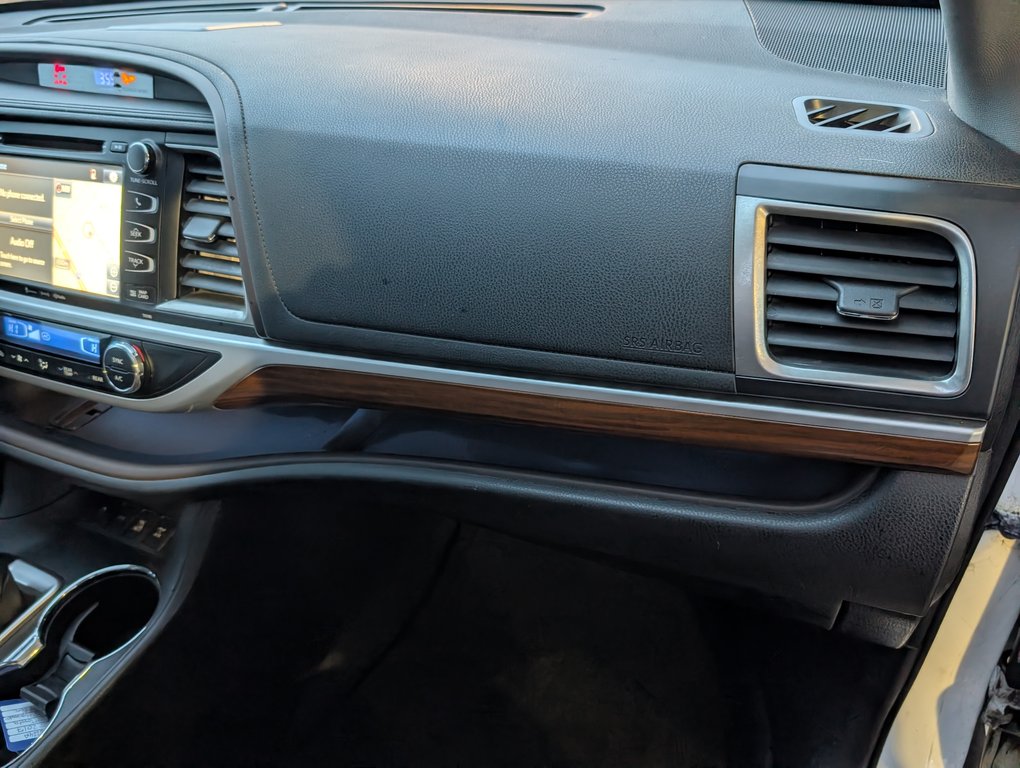 2017 Toyota Highlander Limited AWD, in Magog, Quebec - 10 - w1024h768px