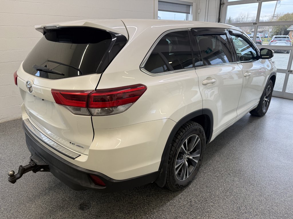 2017 Toyota Highlander LE AWD, in Magog, Quebec - 3 - w1024h768px