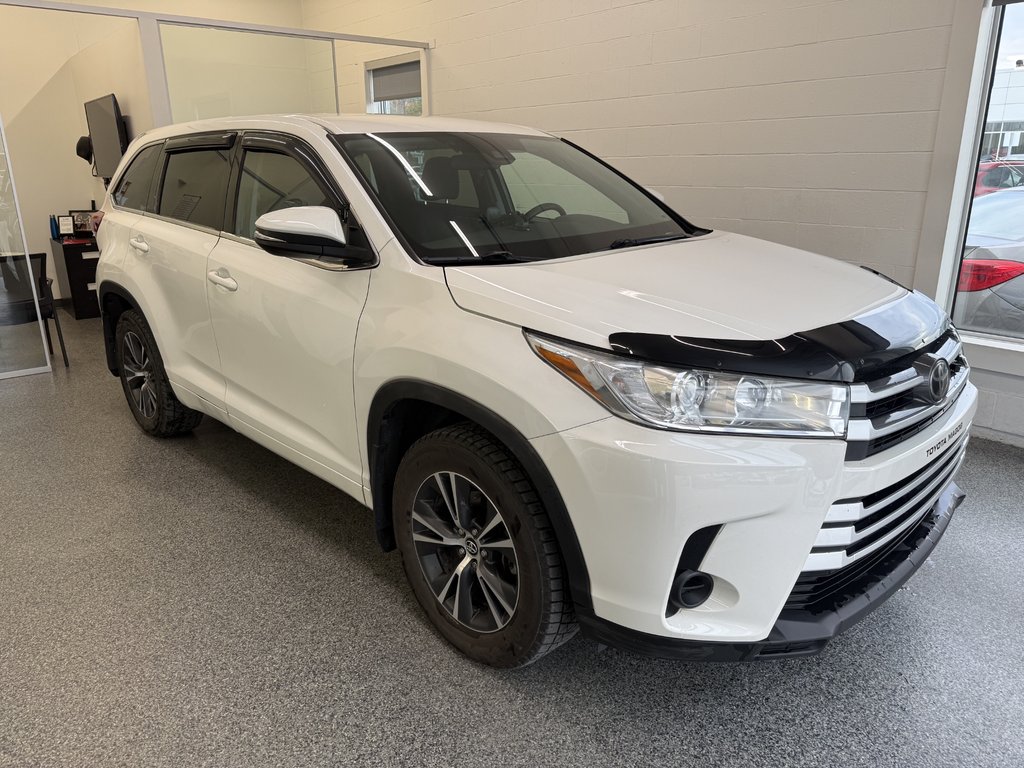 2017 Toyota Highlander LE AWD, in Magog, Quebec - 1 - w1024h768px