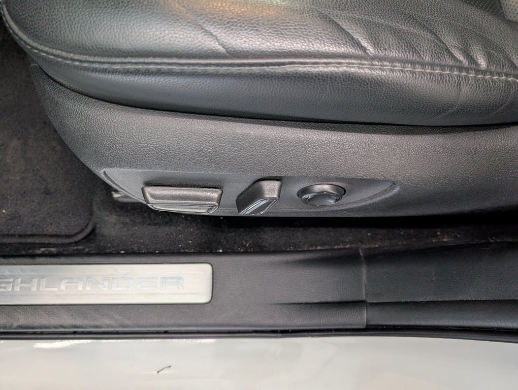 2020 Toyota Highlander Limited AWD, in Magog, Quebec - 15 - w1024h768px