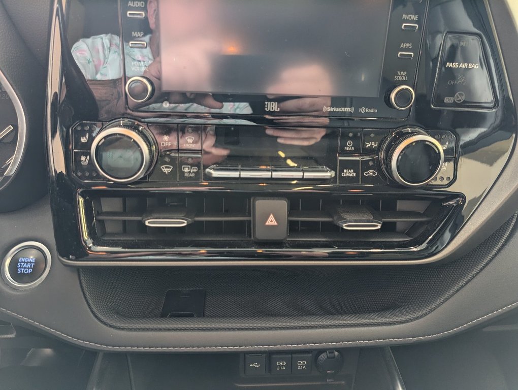2020 Toyota Highlander Limited AWD, in Magog, Quebec - 21 - w1024h768px