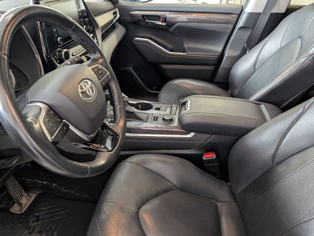 2020 Toyota Highlander Limited AWD, in Magog, Quebec - 13 - w1024h768px