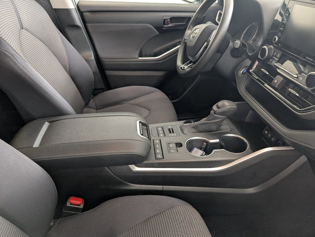 Toyota Highlander LE AWD 2020 à Magog, Québec - 10 - w1024h768px