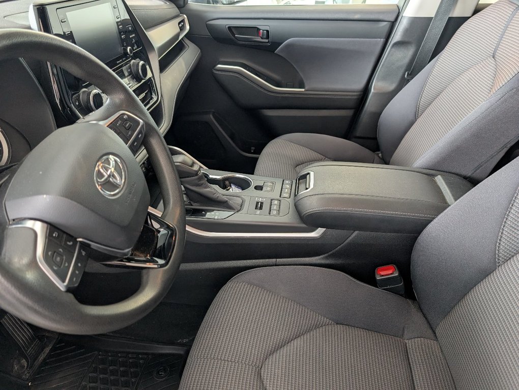Toyota Highlander LE AWD 2020 à Magog, Québec - 13 - w1024h768px