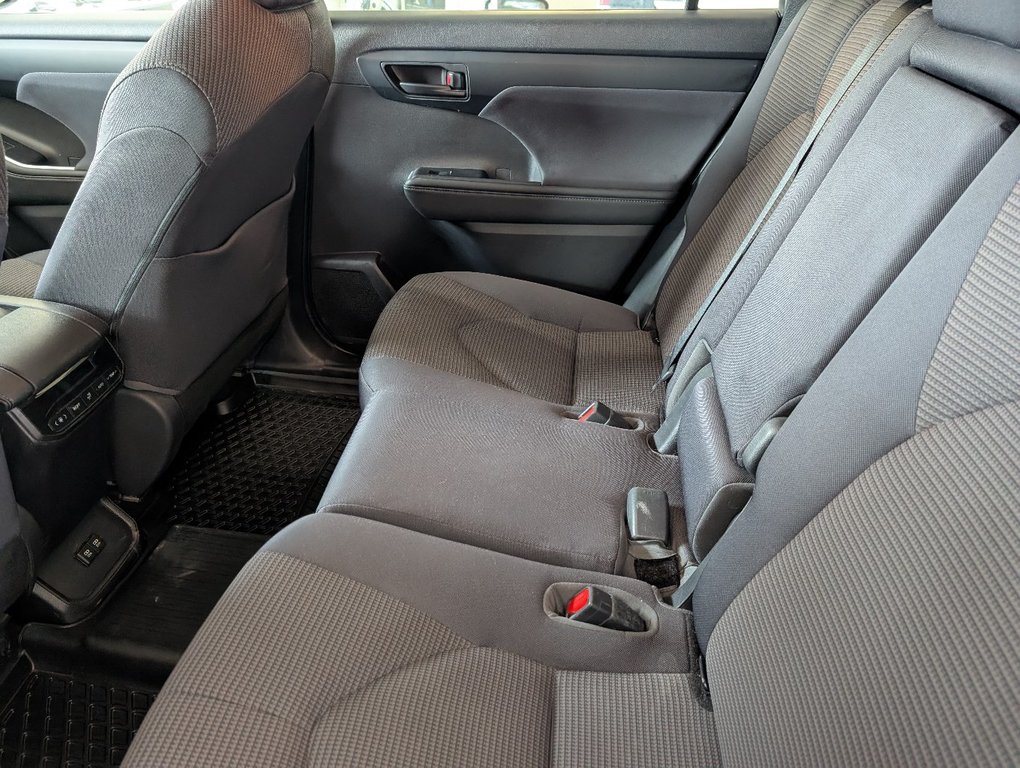 Toyota Highlander LE AWD 2020 à Magog, Québec - 12 - w1024h768px