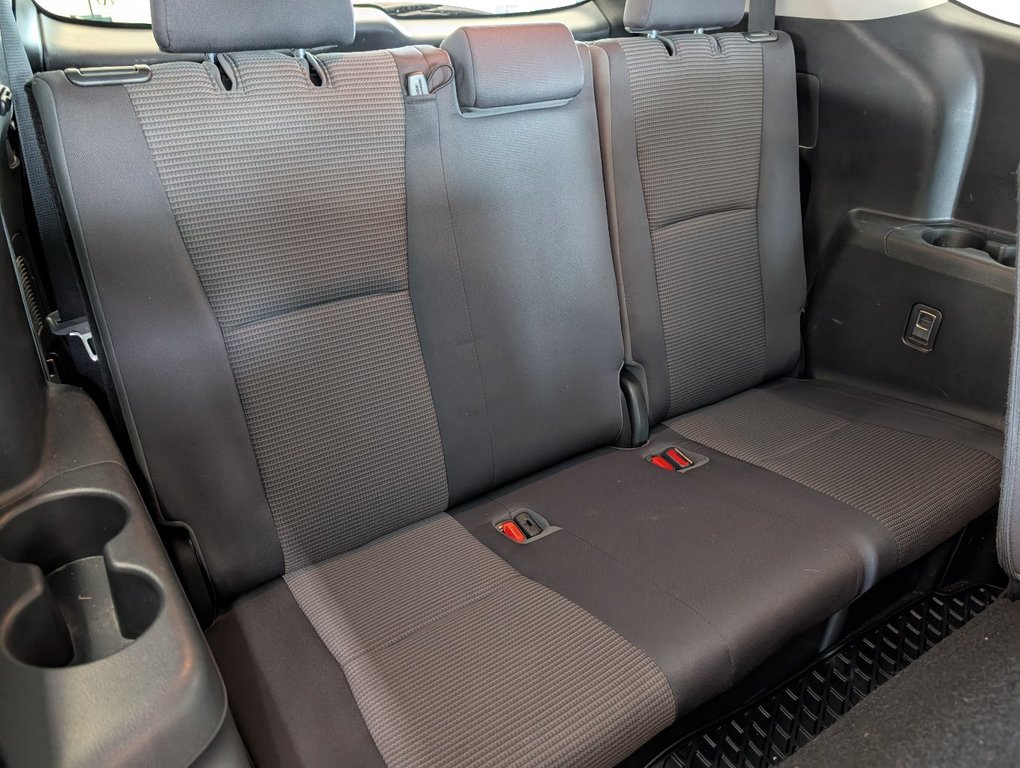 Toyota Highlander LE AWD 2020 à Magog, Québec - 8 - w1024h768px
