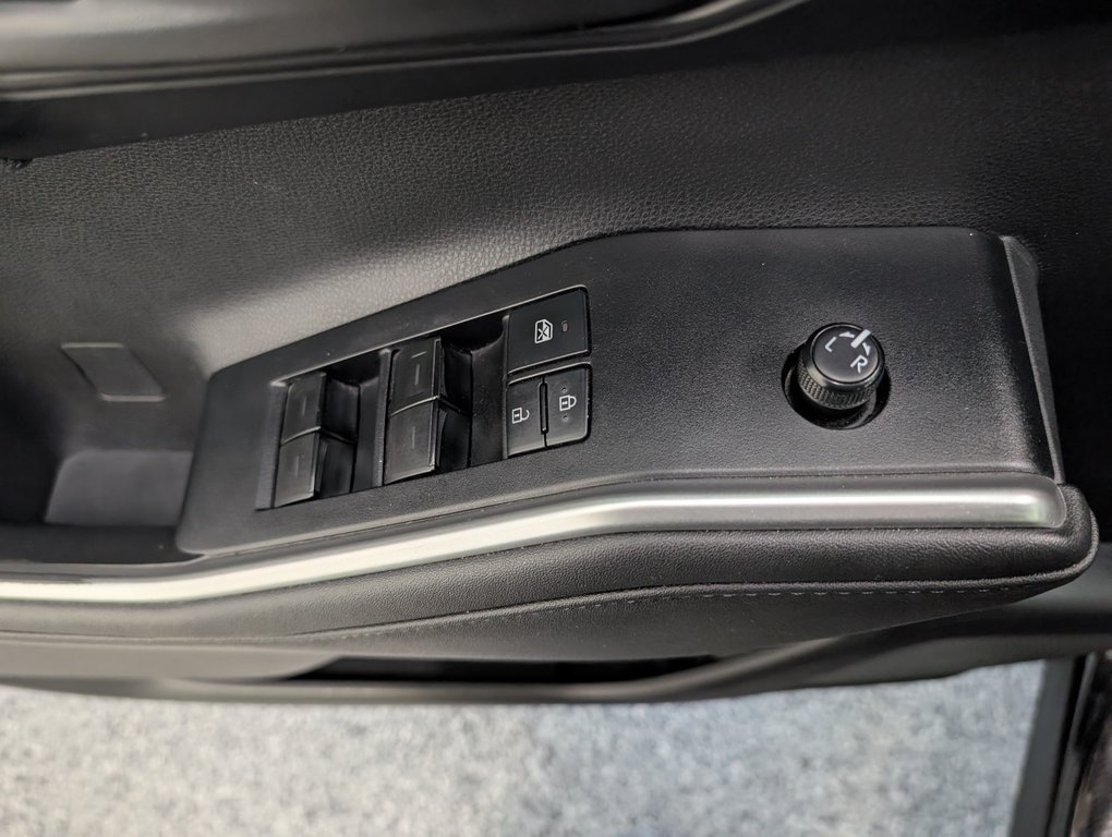 2020 Toyota Highlander LE AWD in Magog, Quebec - 14 - w1024h768px