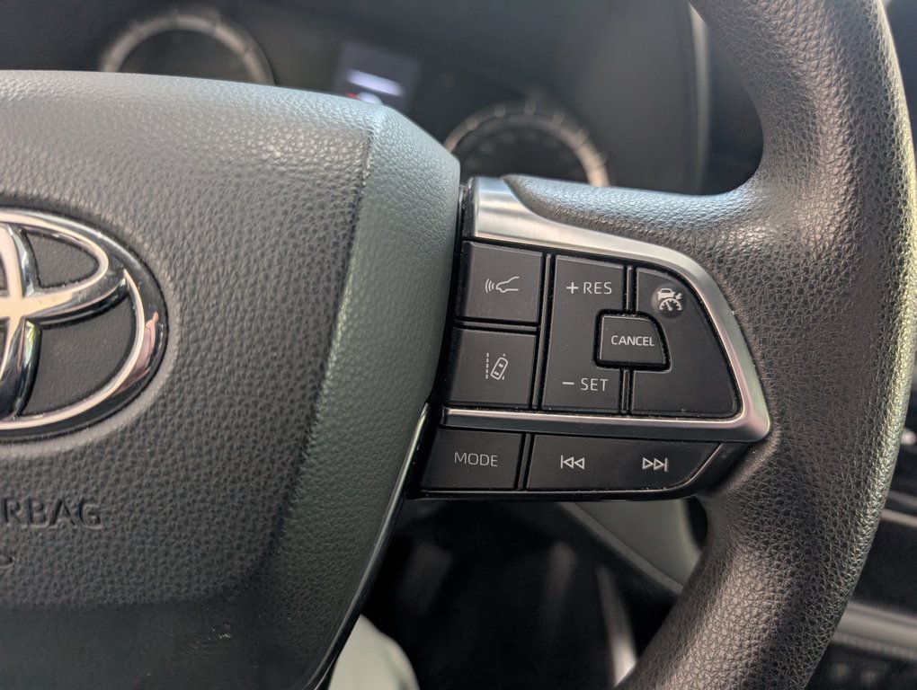2020 Toyota Highlander LE AWD in Magog, Quebec - 20 - w1024h768px