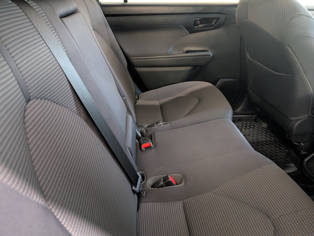 2020 Toyota Highlander LE AWD in Magog, Quebec - 7 - w1024h768px