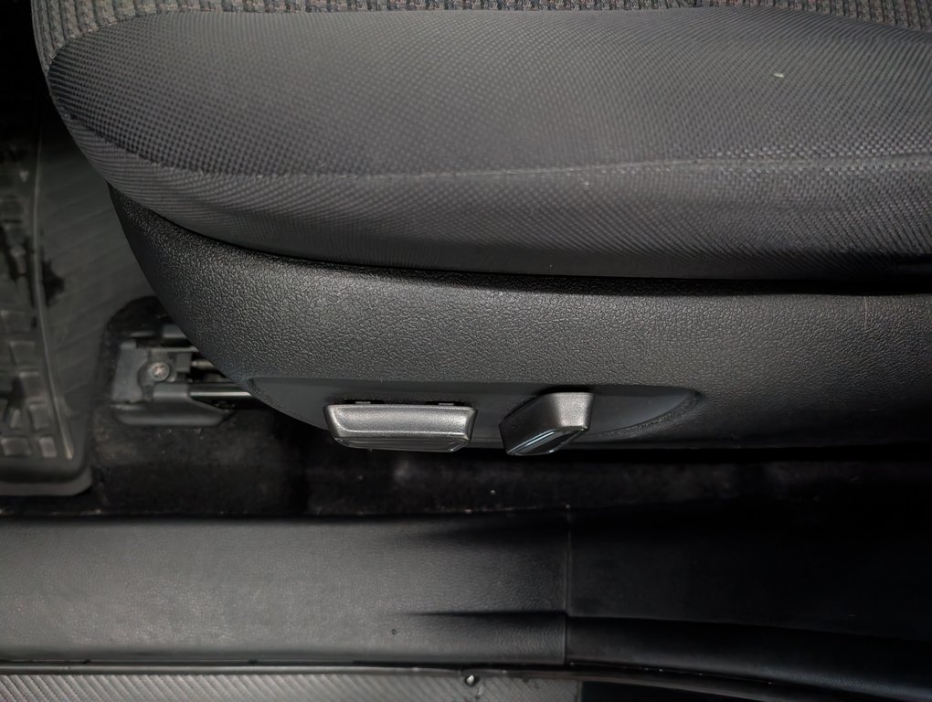 2020 Toyota Highlander LE AWD in Magog, Quebec - 13 - w1024h768px