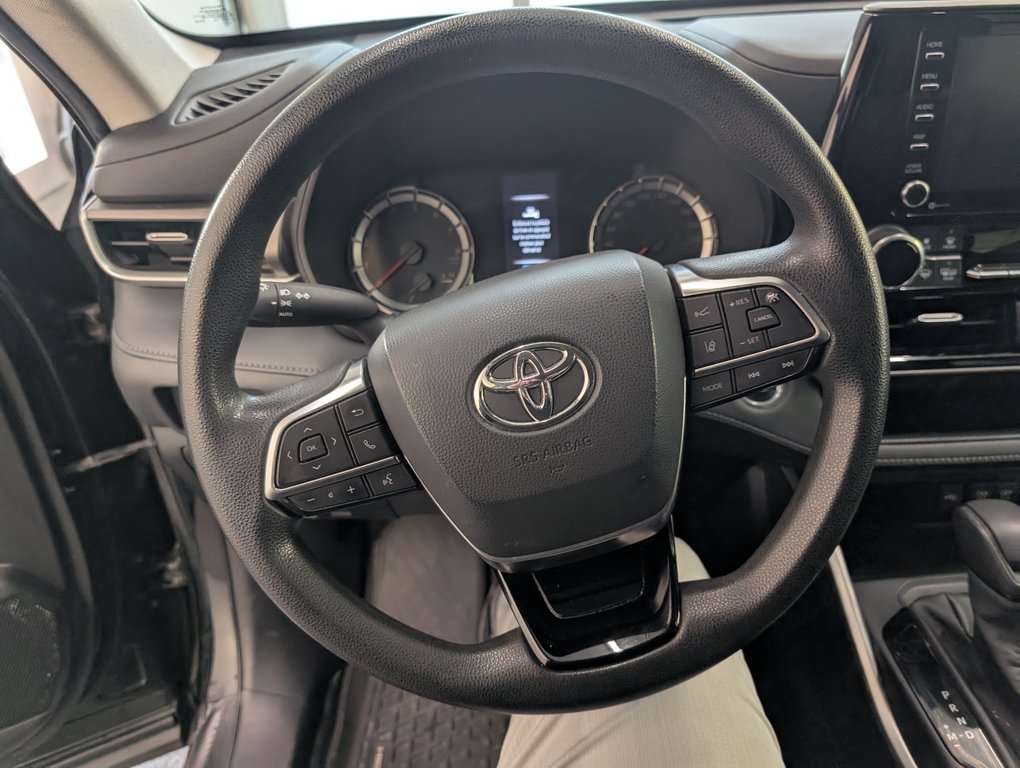 2020 Toyota Highlander LE AWD in Magog, Quebec - 15 - w1024h768px