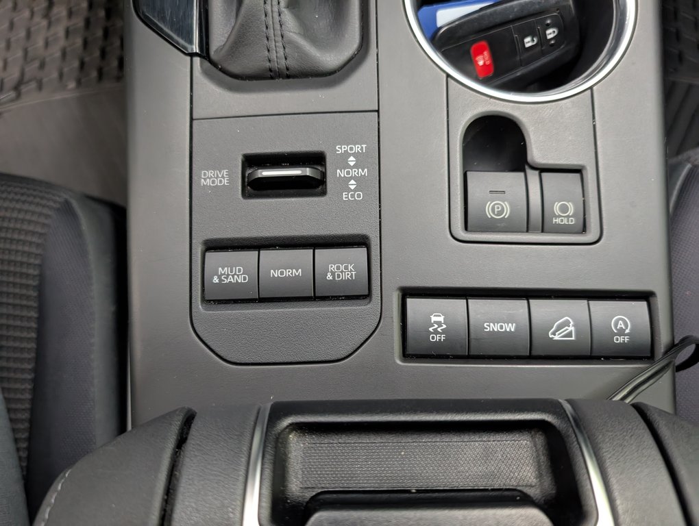 2020 Toyota Highlander LE AWD in Magog, Quebec - 16 - w1024h768px