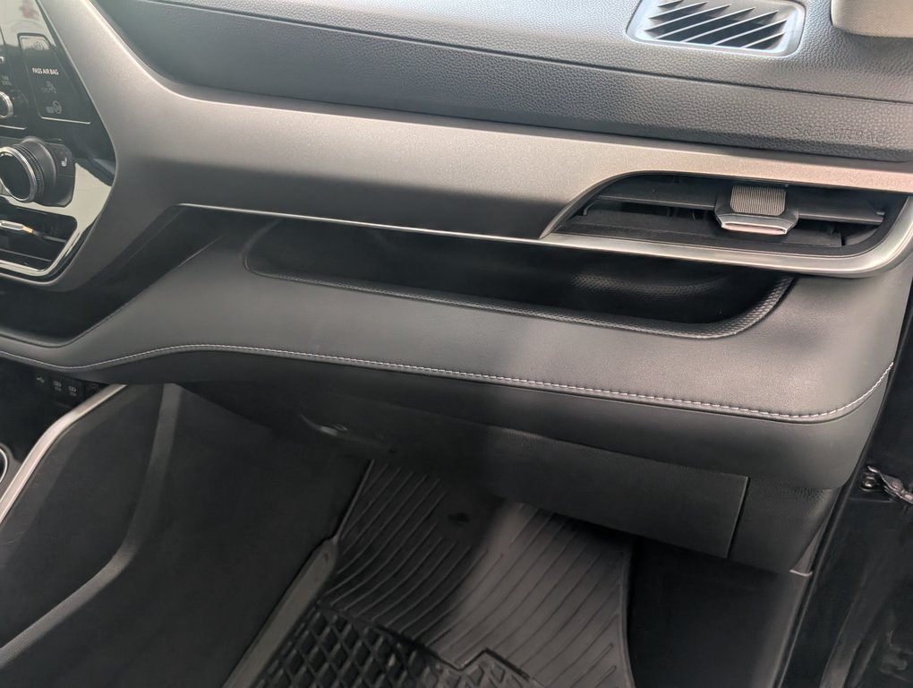 2020 Toyota Highlander LE AWD in Magog, Quebec - 9 - w1024h768px