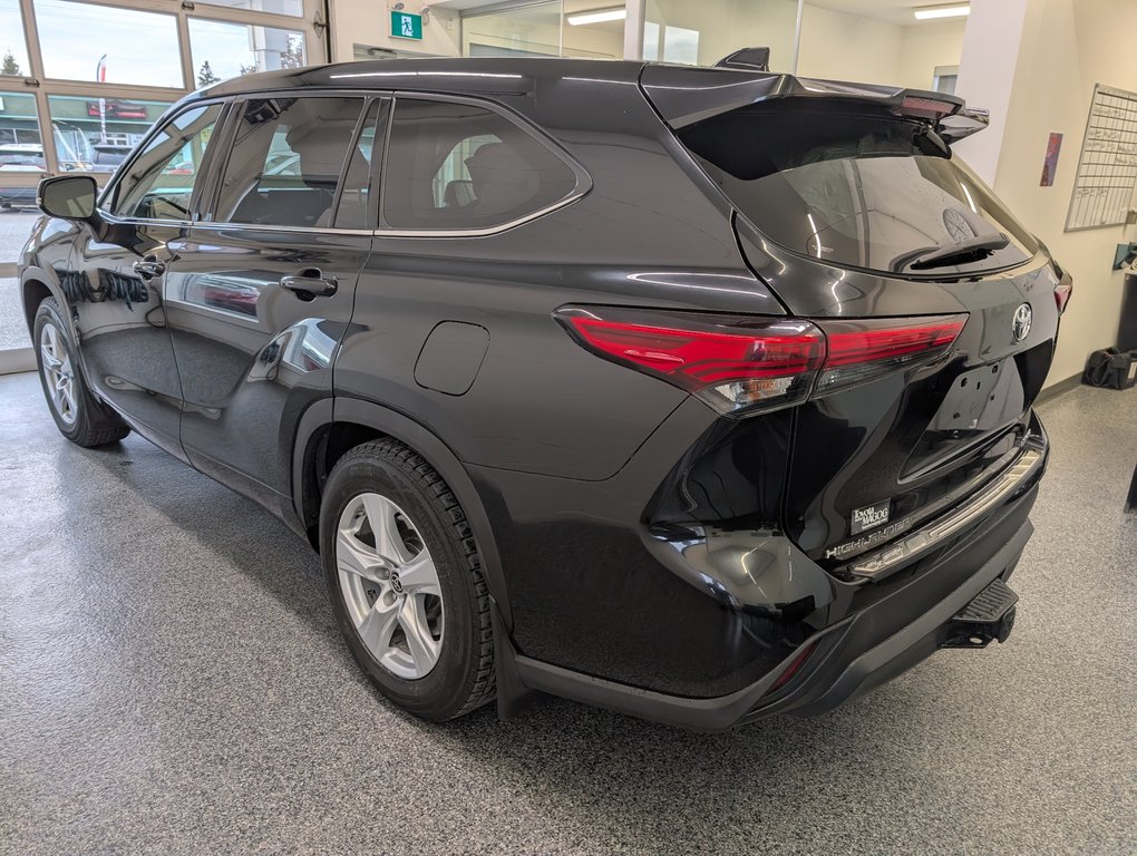 2020 Toyota Highlander LE AWD in Magog, Quebec - 5 - w1024h768px