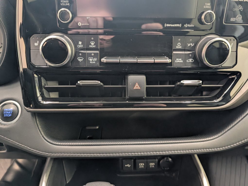 2020 Toyota Highlander LE AWD in Magog, Quebec - 18 - w1024h768px