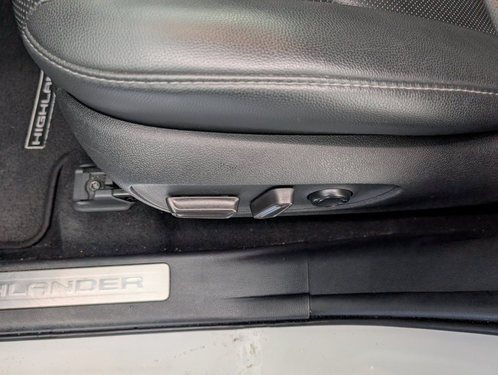 Toyota Highlander Limited AWD, 2020 à Magog, Québec - 12 - w1024h768px