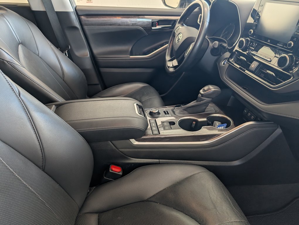 Toyota Highlander Limited AWD, 2020 à Magog, Québec - 7 - w1024h768px