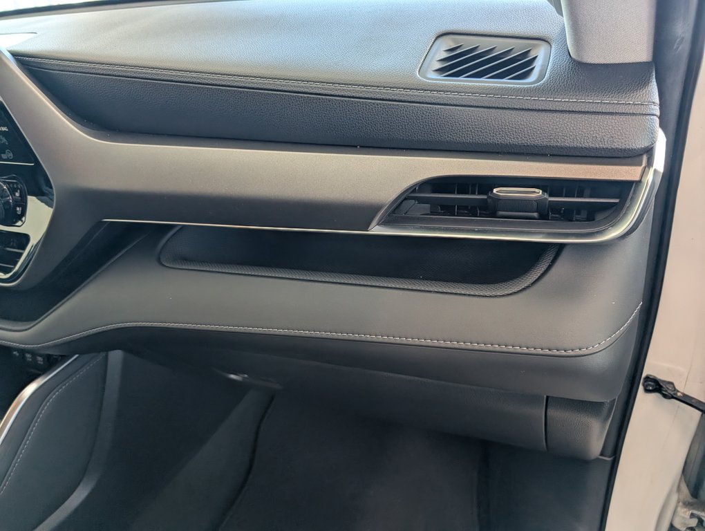 Toyota Highlander Limited AWD, 2020 à Magog, Québec - 8 - w1024h768px