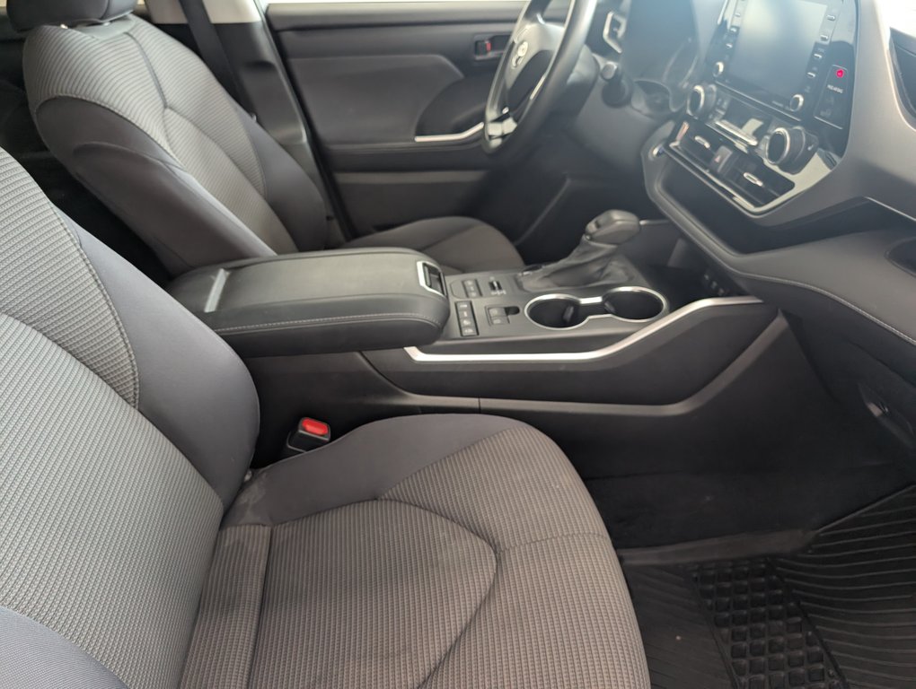 Toyota Highlander LE AWD 2020 à Magog, Québec - 8 - w1024h768px