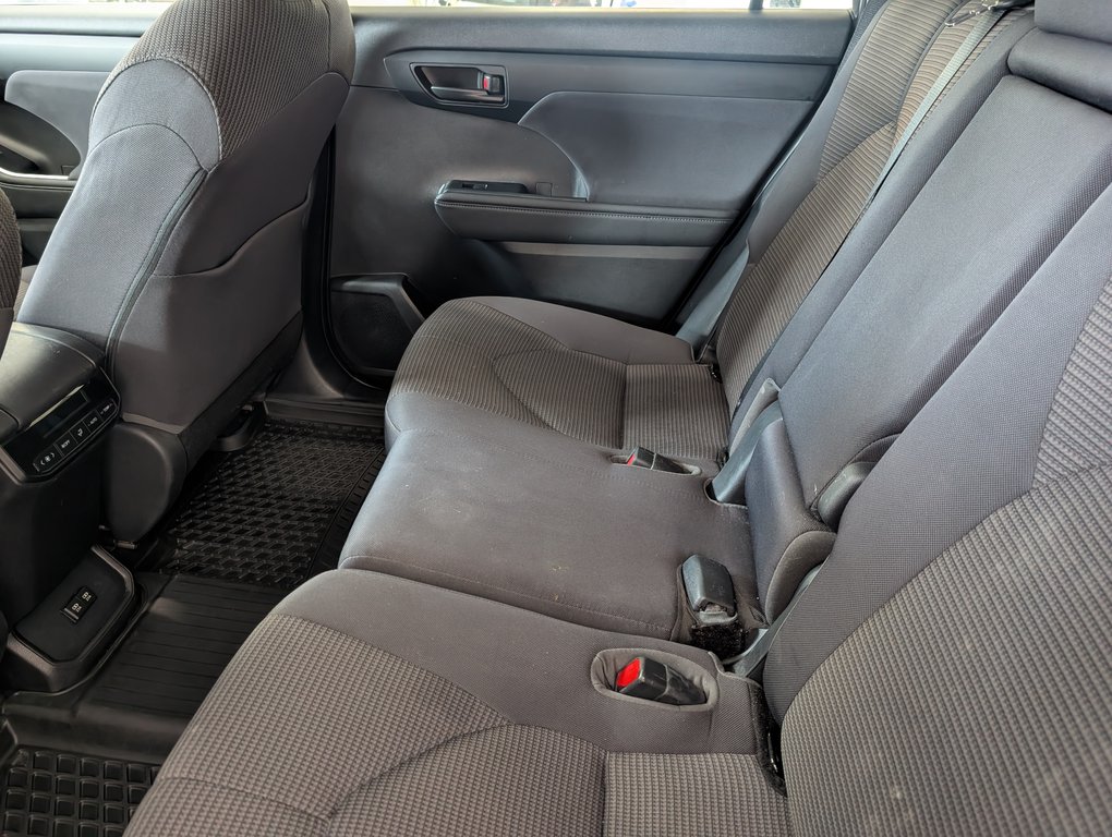 Toyota Highlander LE AWD 2020 à Magog, Québec - 10 - w1024h768px