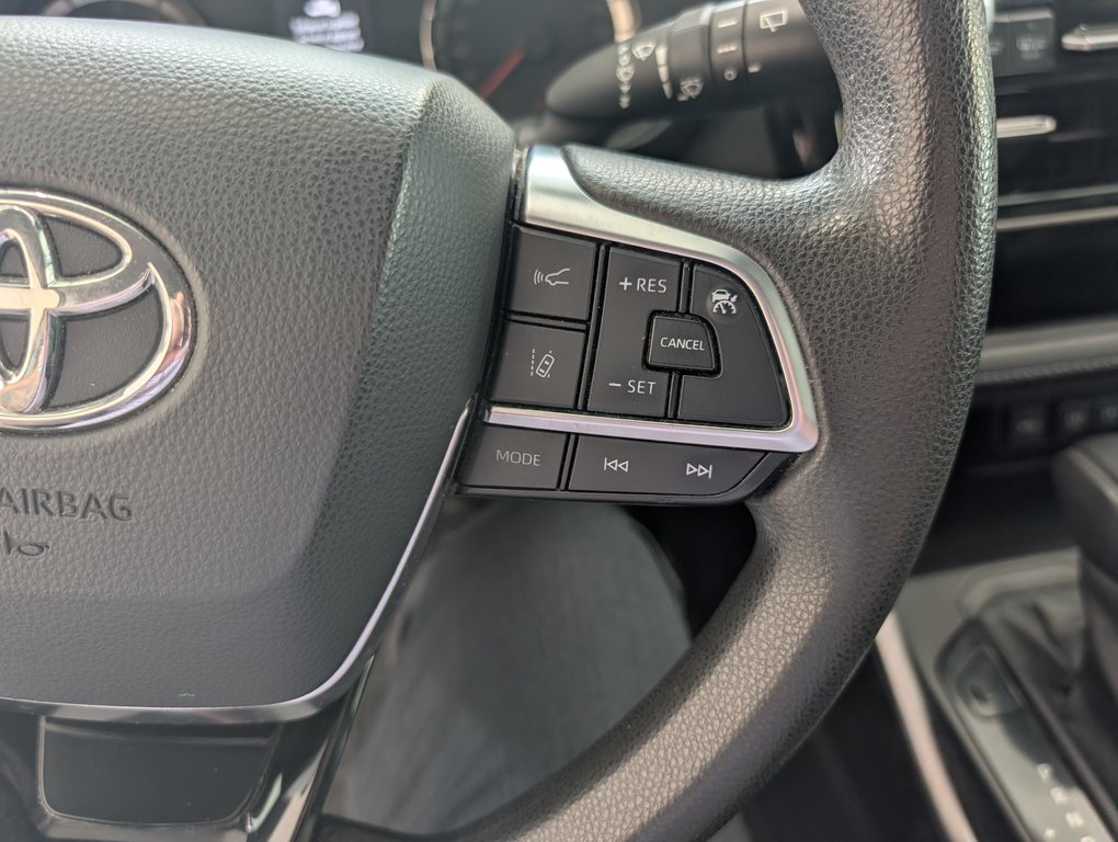 Toyota Highlander LE AWD 2020 à Magog, Québec - 20 - w1024h768px