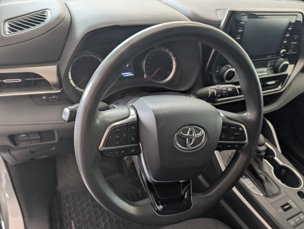 Toyota Highlander LE AWD 2020 à Magog, Québec - 13 - w1024h768px