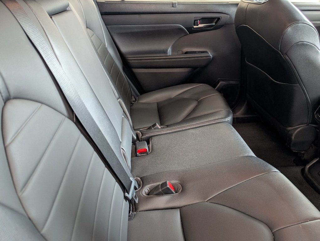 2021 Toyota Highlander XLE AWD, in Magog, Quebec - 9 - w1024h768px