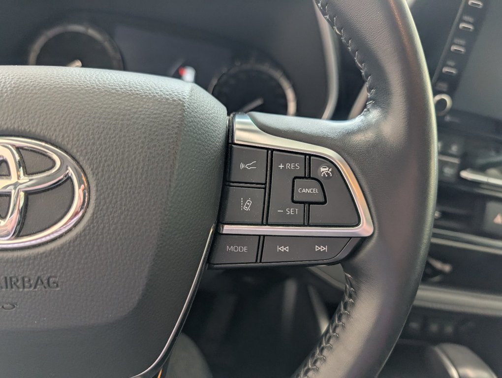 2021 Toyota Highlander XLE AWD, in Magog, Quebec - 23 - w1024h768px