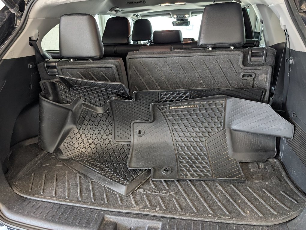 2021 Toyota Highlander XLE AWD, in Magog, Quebec - 7 - w1024h768px