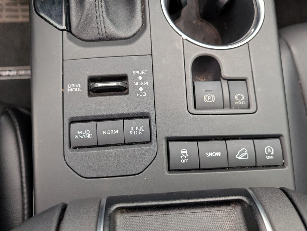 2021 Toyota Highlander XLE AWD, in Magog, Quebec - 19 - w1024h768px