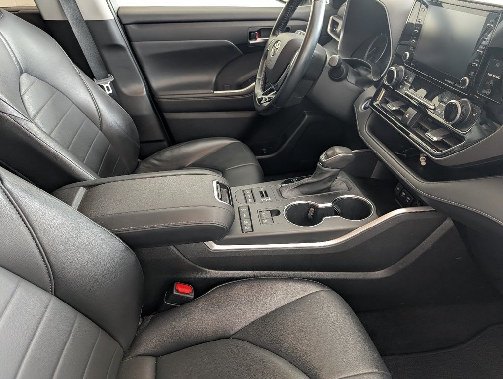 2021 Toyota Highlander XLE AWD, in Magog, Quebec - 10 - w1024h768px