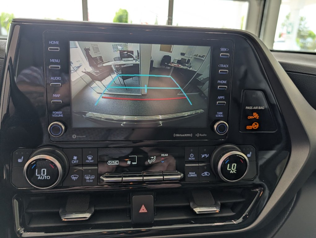 2021 Toyota Highlander XLE AWD, in Magog, Quebec - 24 - w1024h768px