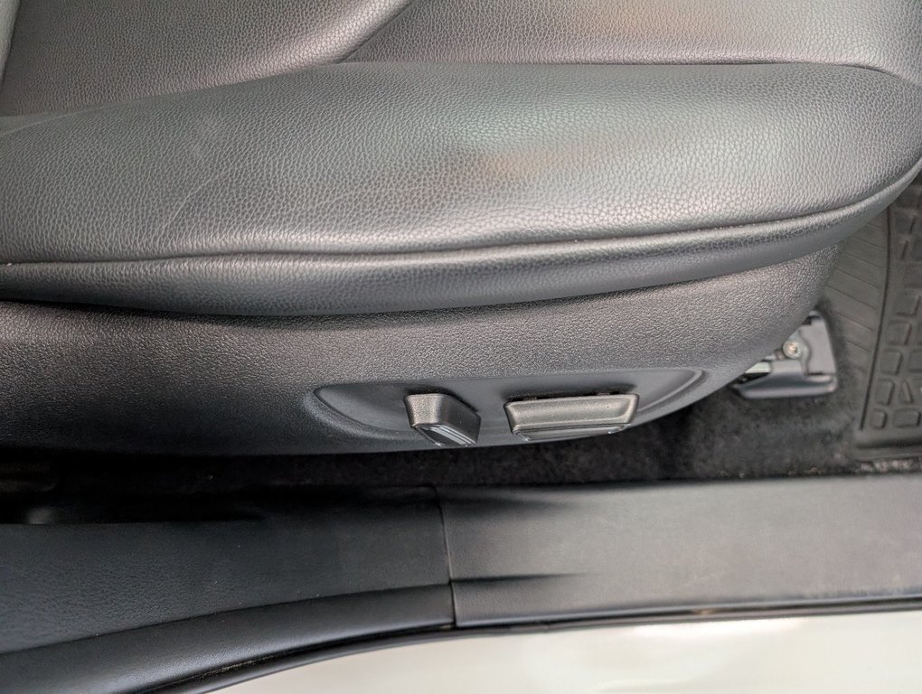 Toyota Highlander XLE AWD, 2021 à Magog, Québec - 11 - w1024h768px
