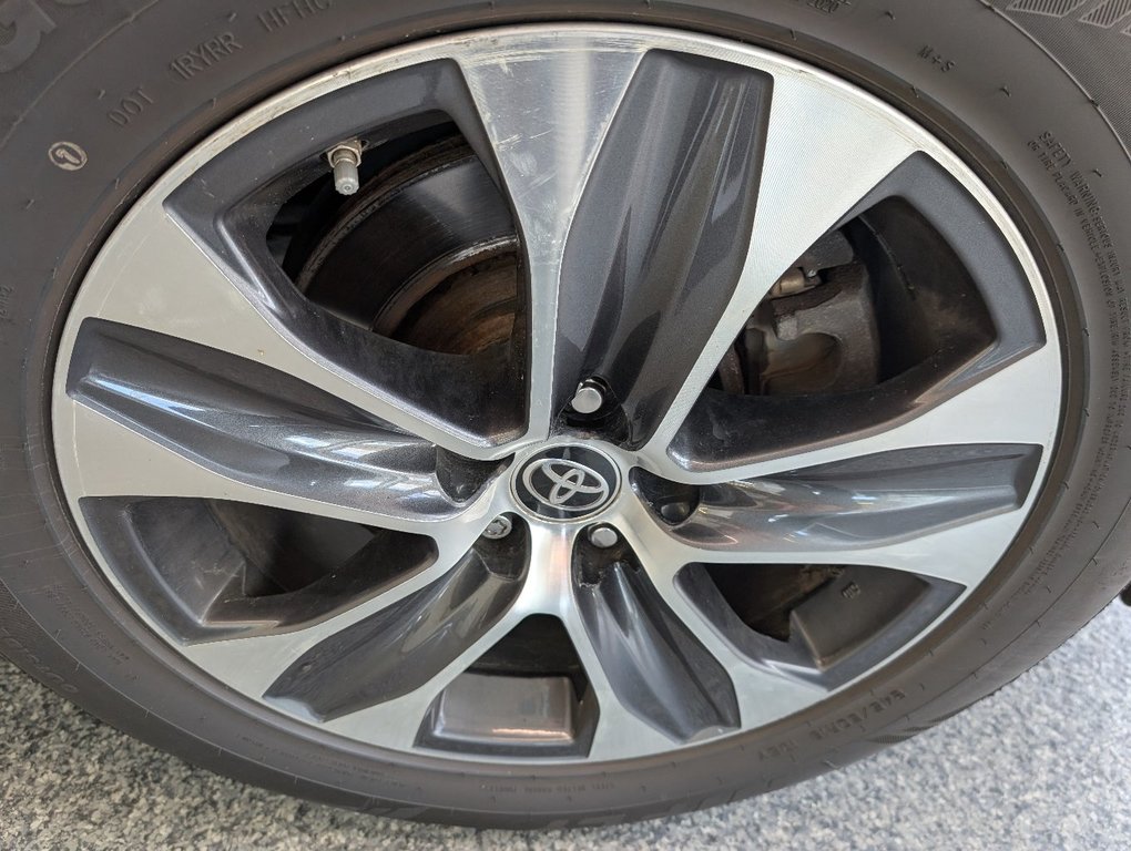 Toyota Highlander XLE AWD, 2021 à Magog, Québec - 26 - w1024h768px