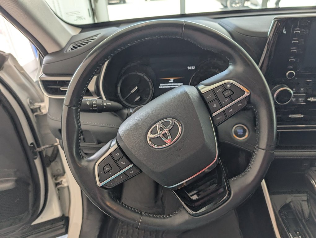 Toyota Highlander XLE AWD, 2021 à Magog, Québec - 17 - w1024h768px